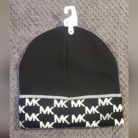 Michael Kors Knit Cap - Picture 2 of 3
